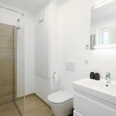 Apartment 2 Bedroom Cozy In Lembruch-duemmer